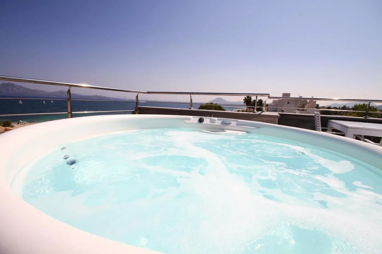 Apartment Seaside Jacuzzi Terrace Apartment: Puerto Pollenca Beachfront Port de Pollenca