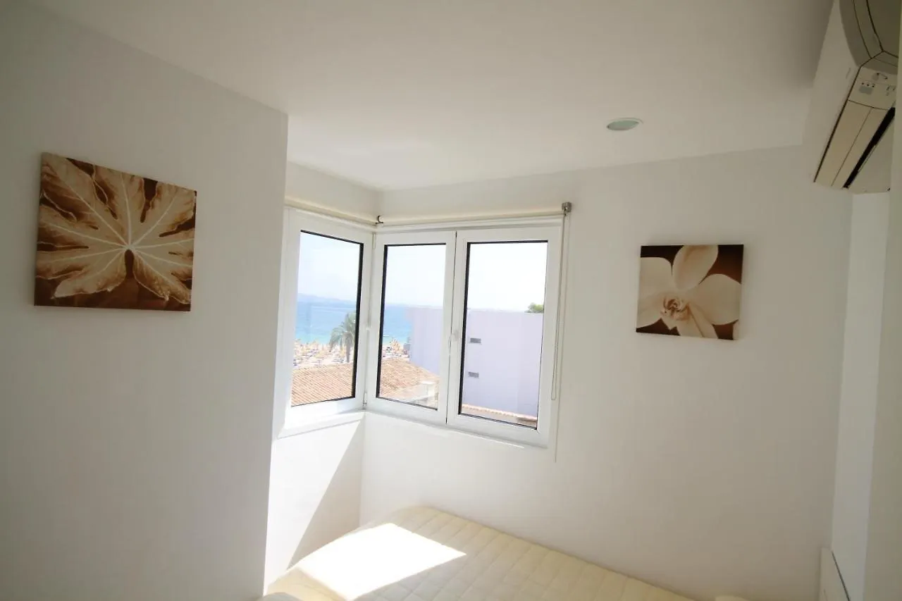 Seaside Jacuzzi Terrace Apartment: Puerto Pollenca Beachfront Port de Pollenca 0*,